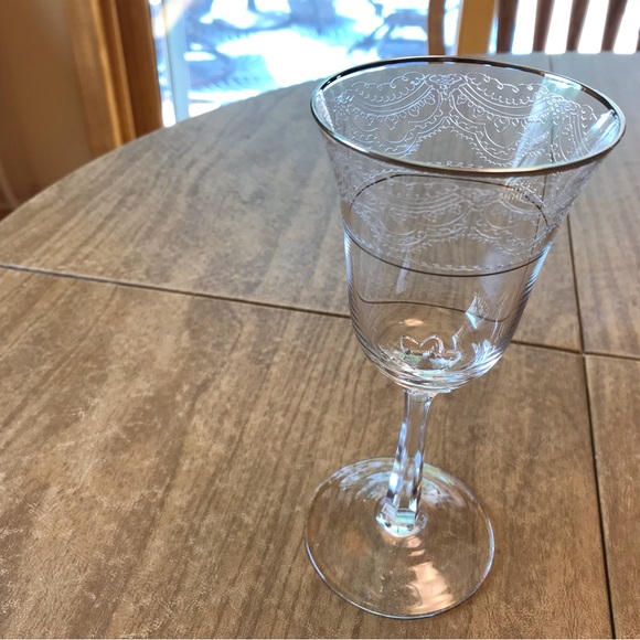 Lenox Vintage Etched Wine Glasses - Fair Lady pattern - set of 3 - Like new - Picture 2 of 7